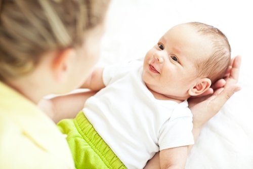 Breastfeeding and bottle-feeding