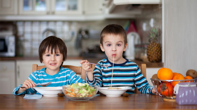 Eight things to say to kids at mealtimes
