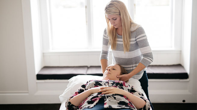 Easy does it: natural ways to manage pain after childbirth