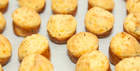 Savoury cheese puffs