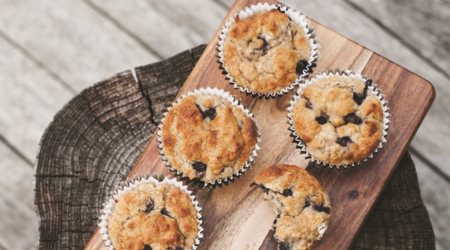 Banana and berry muffins