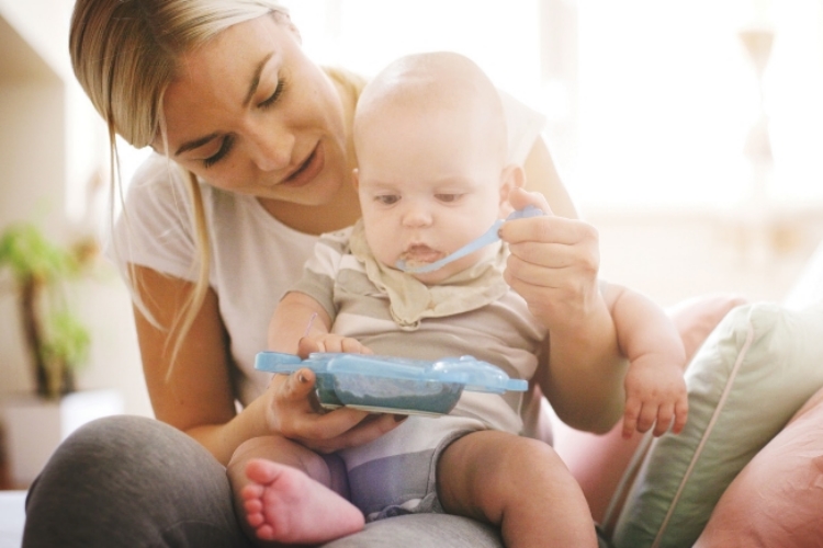 Smoothly does it: starting your baby on solids 