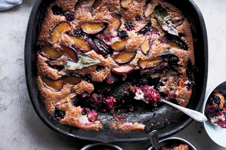 Plum, blackbery and bay friand bake