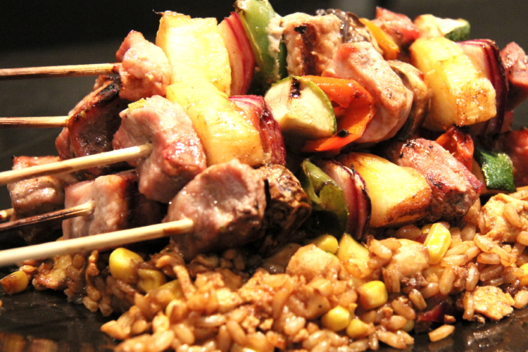 Barbecued pork kebabs