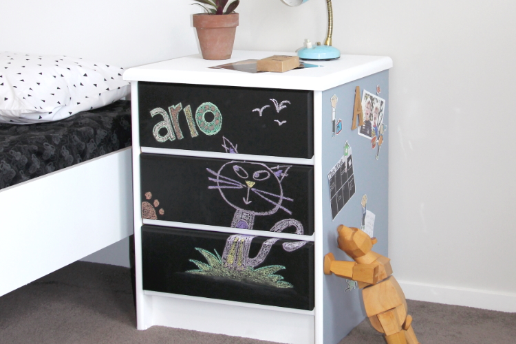 DIY: Drawers with a bonus