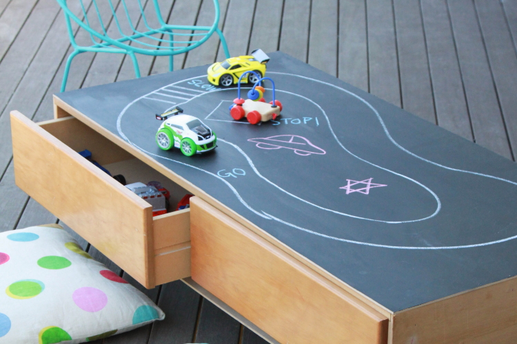 DIY - Ever-Changing Play Table
