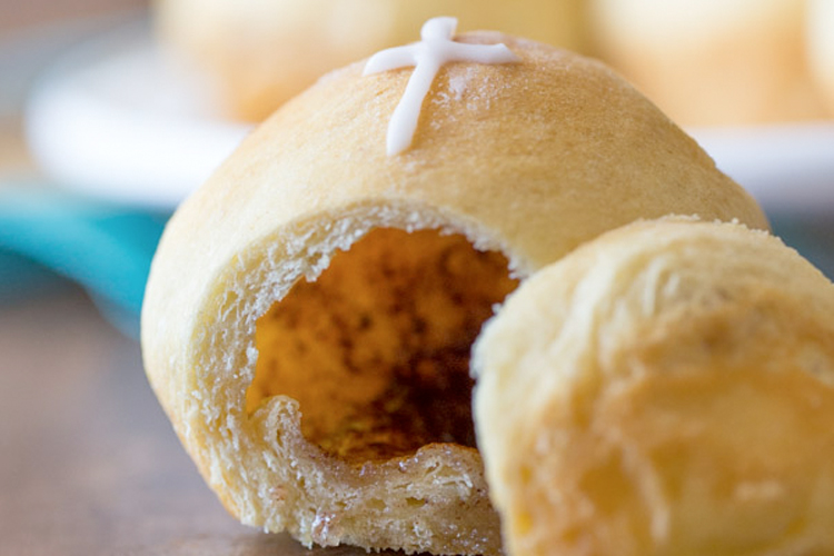 Easter recipe: Empty Tomb sweet bread rolls 