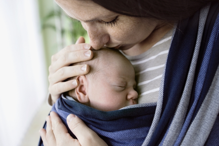 Babywearing safety tips